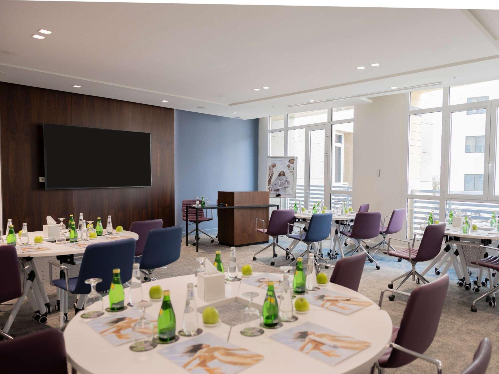 Mercure Riyadh Al Anoud Exterior photo