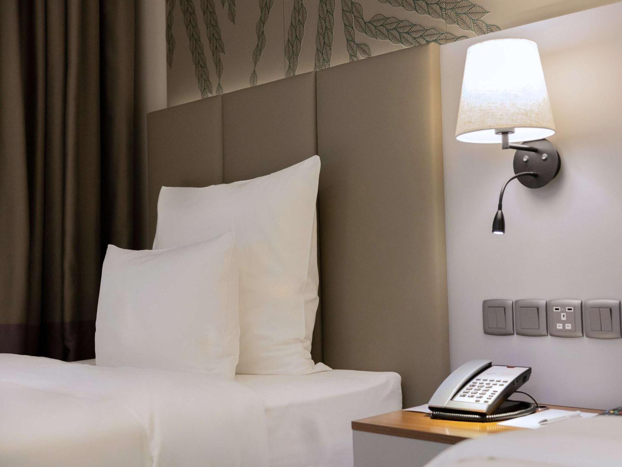 Mercure Riyadh Al Anoud Exterior photo